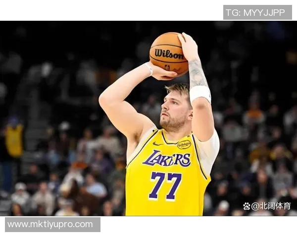 露天看台强者对决詹姆斯超越KD库里不敌老詹东契奇胜SGA分析